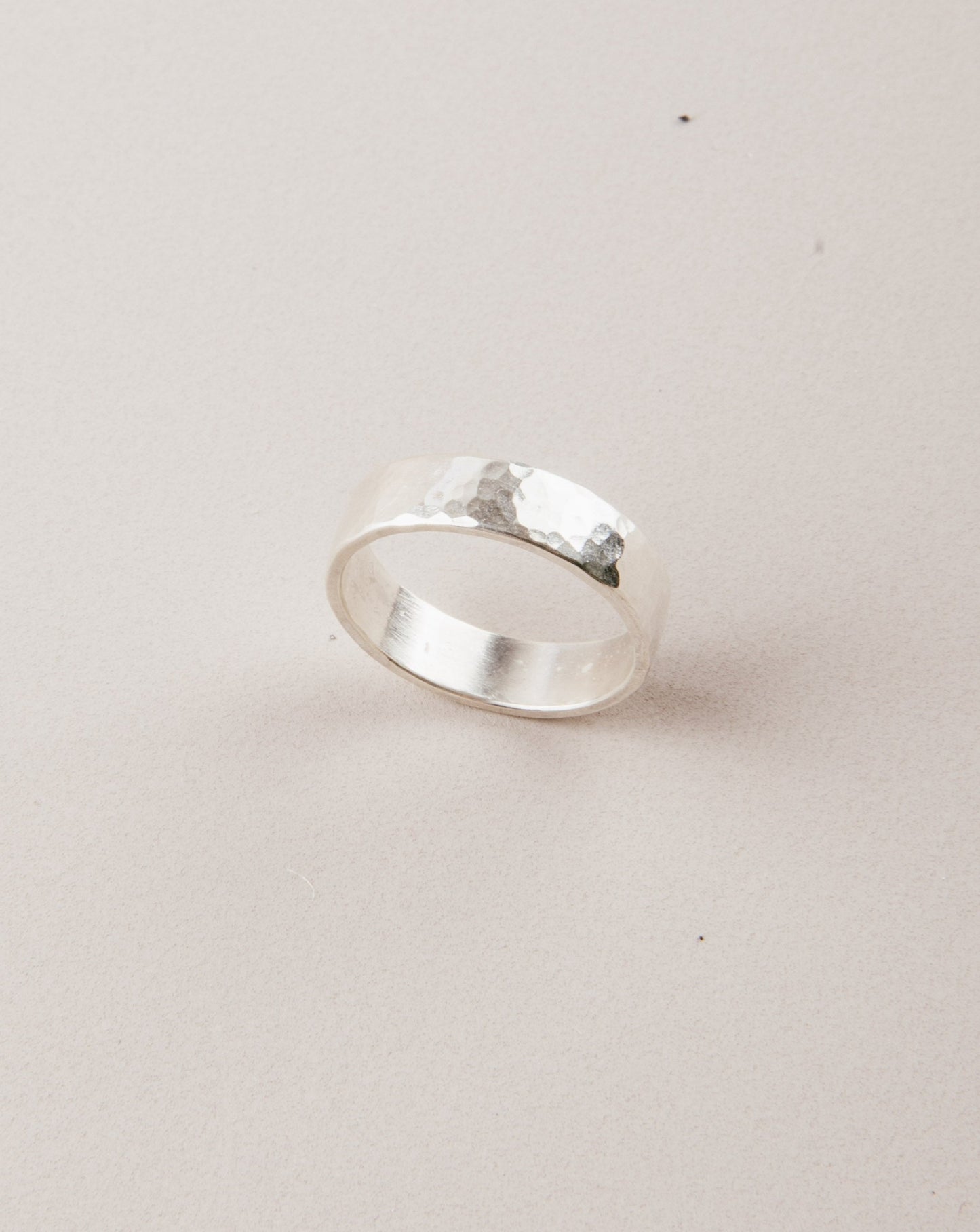 Anillo De Plata Texturizado Dora