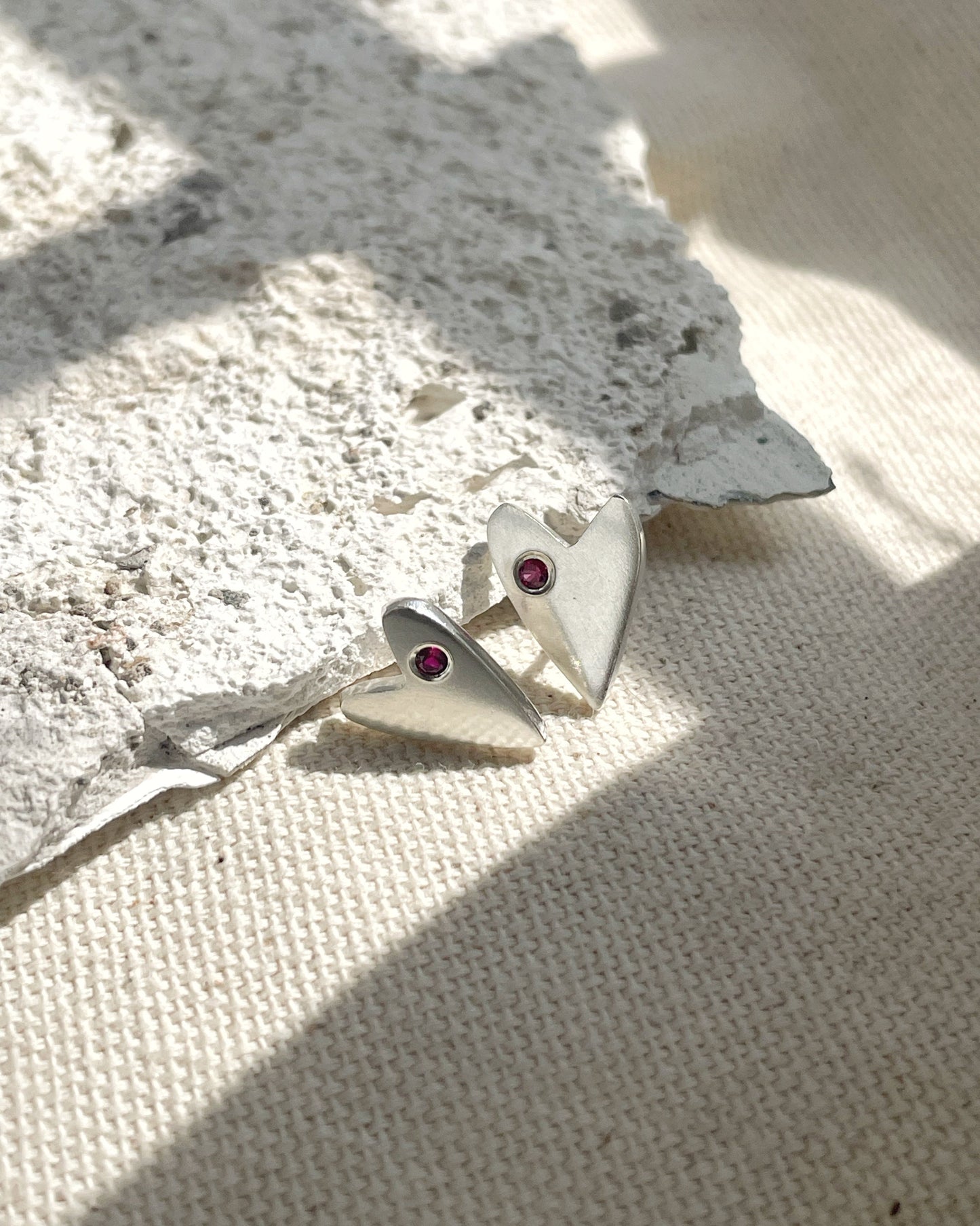 Aritos Corazón Rubí - AMOUR