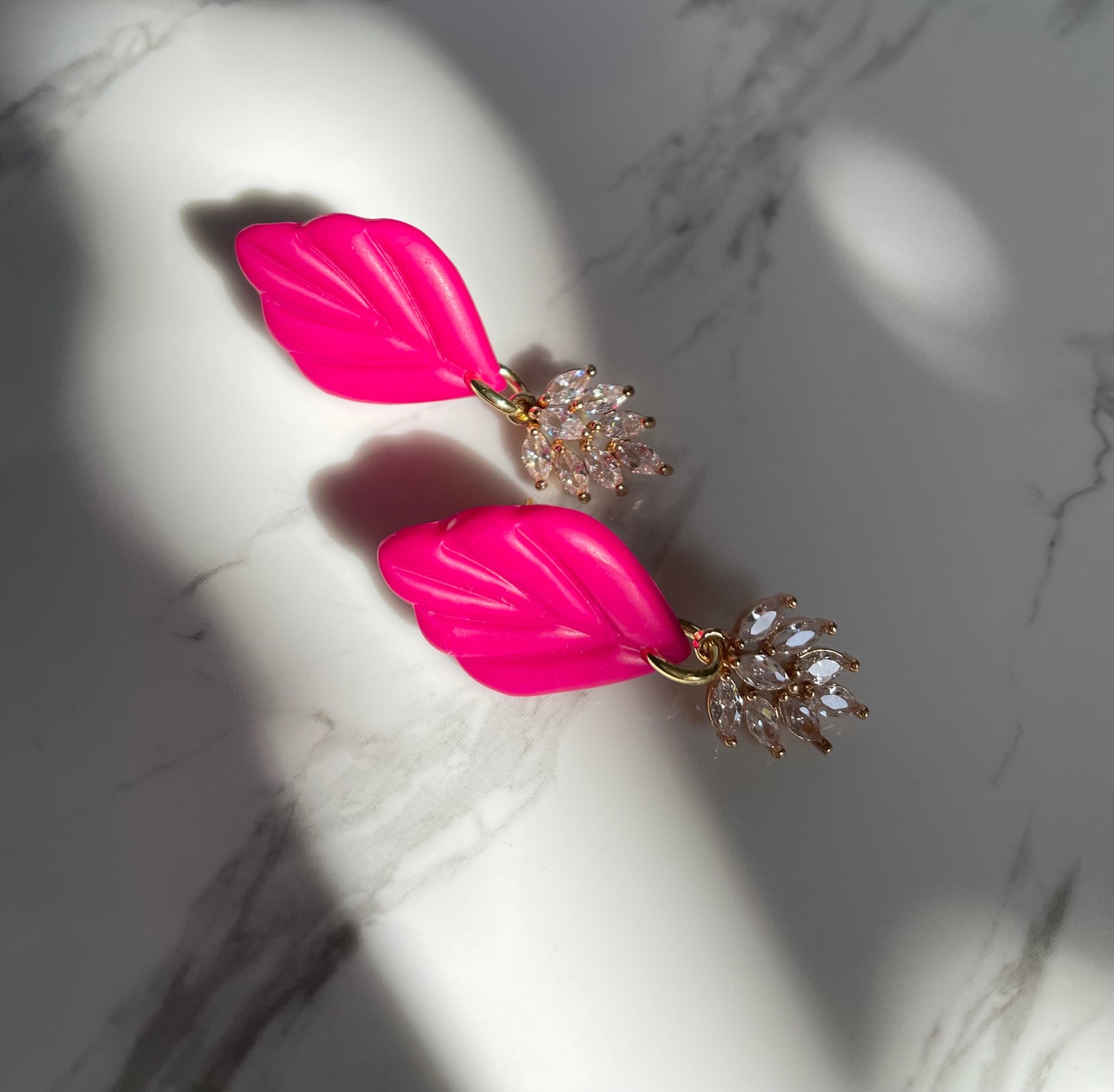 Aros Élodie Brillos