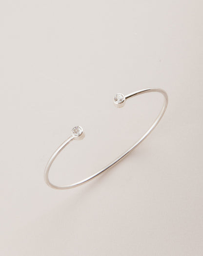 Brazalete De Plata Abierto Con Dos Circones - Gemelos