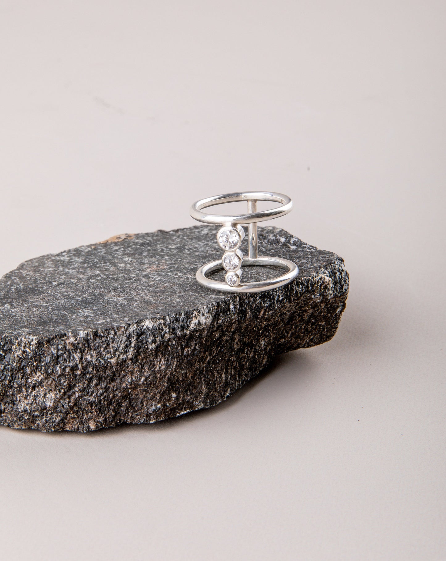 Anillo De Plata Doble Con Tres Circones Selena