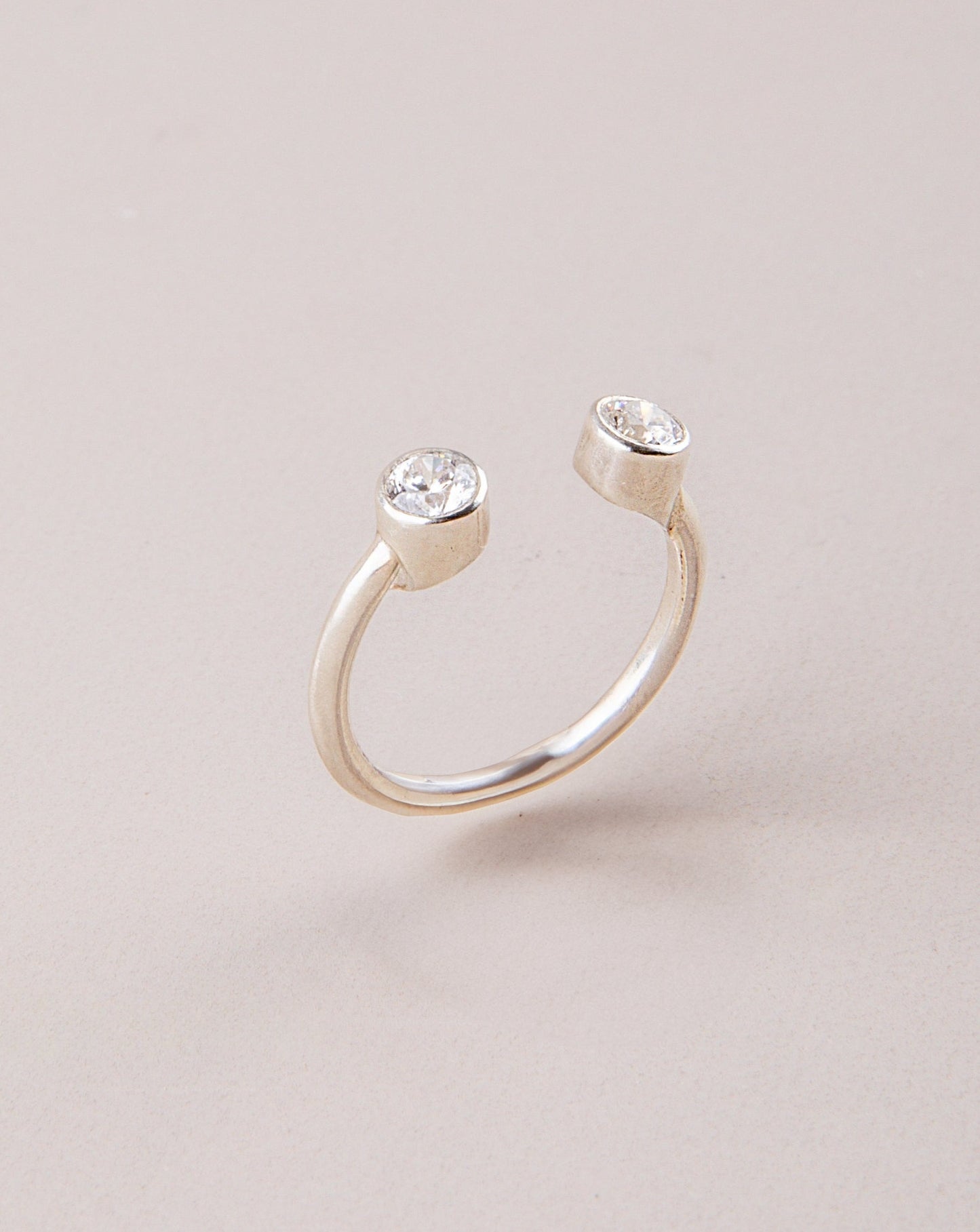 Anillo de Plata Abierto Con Dos Circones - Gemelos