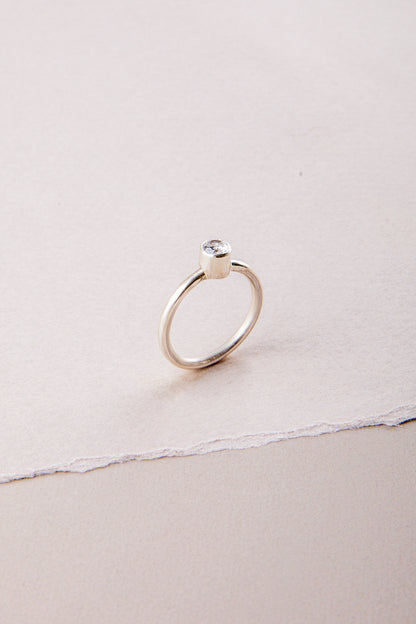 Anillo De Plata Con Punto De Luz