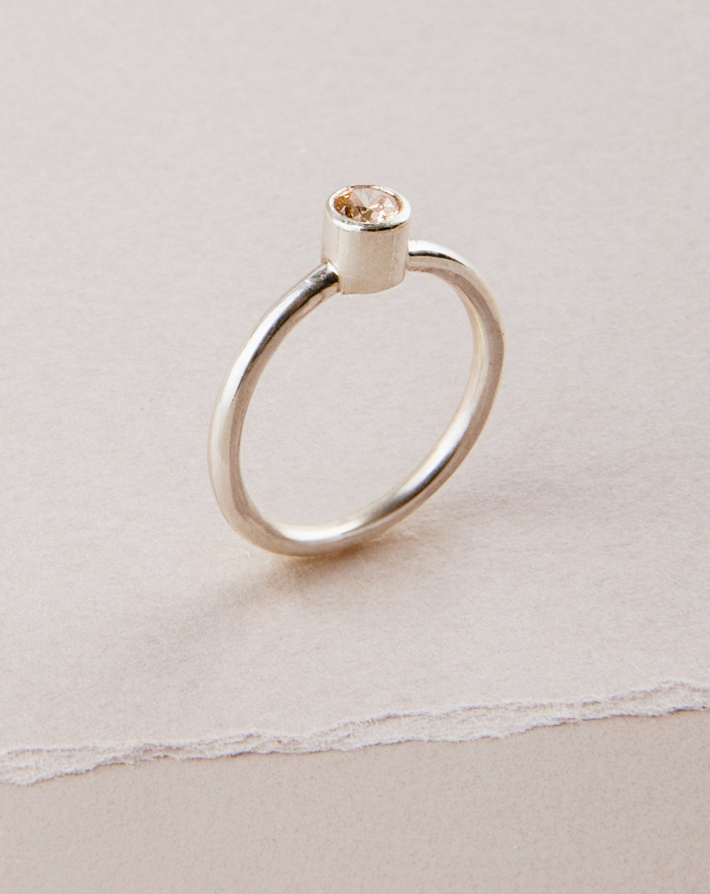 Anillo De Plata Con Punto De Luz