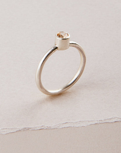 Anillo De Plata Con Punto De Luz