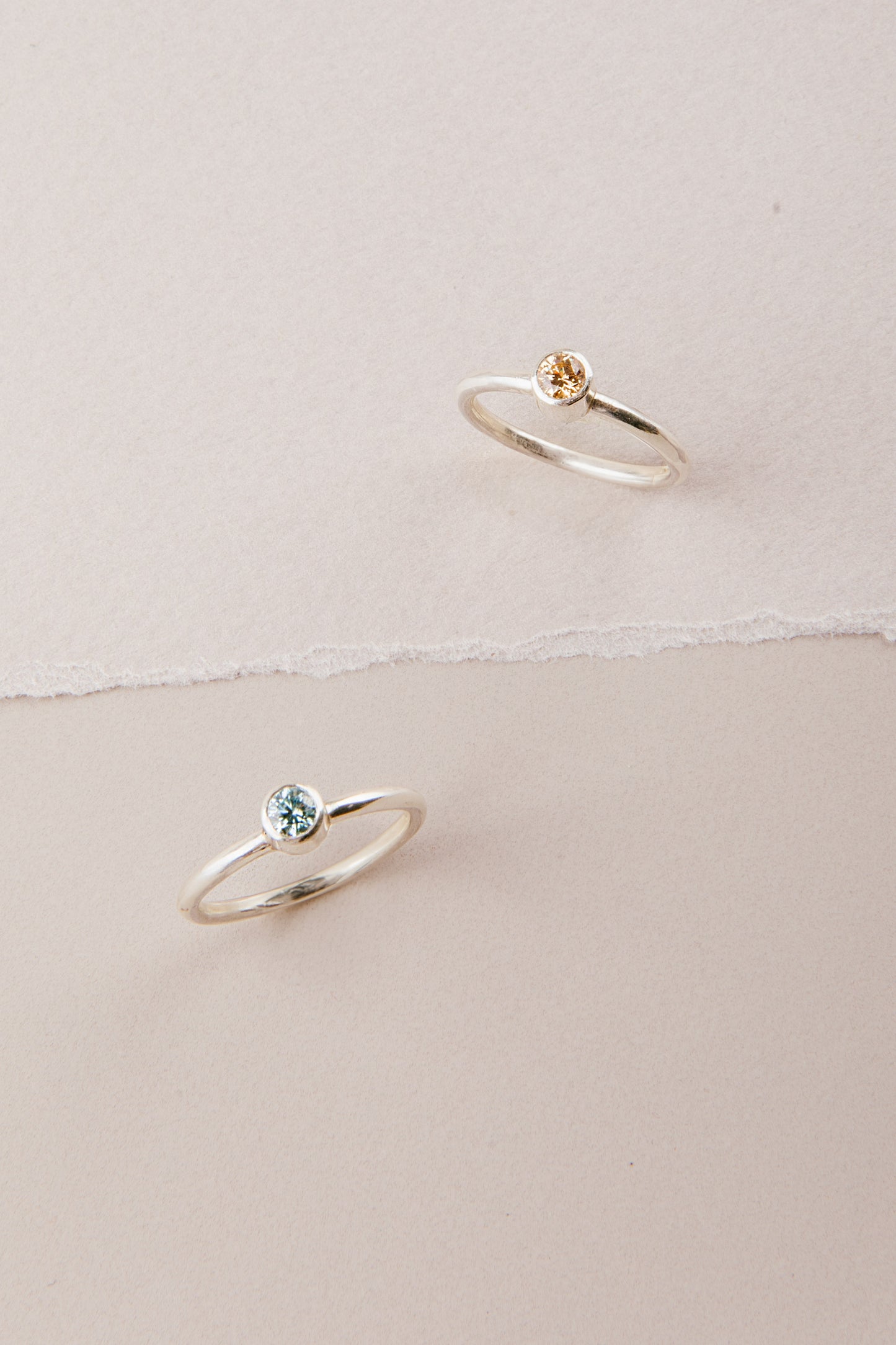 Anillo De Plata Con Punto De Luz