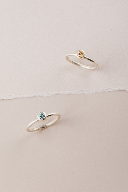 Anillo De Plata Con Punto De Luz