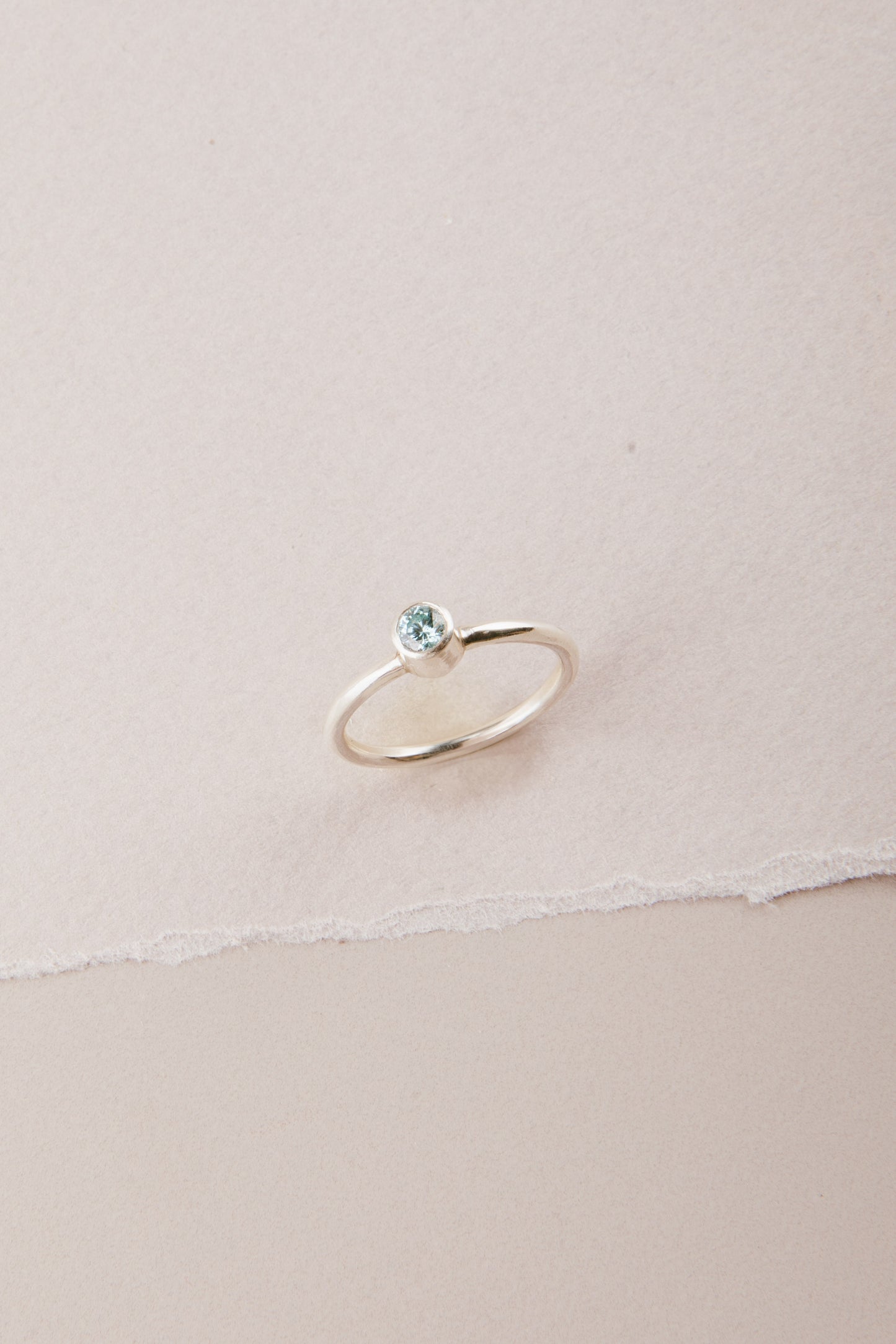 Anillo De Plata Con Punto De Luz