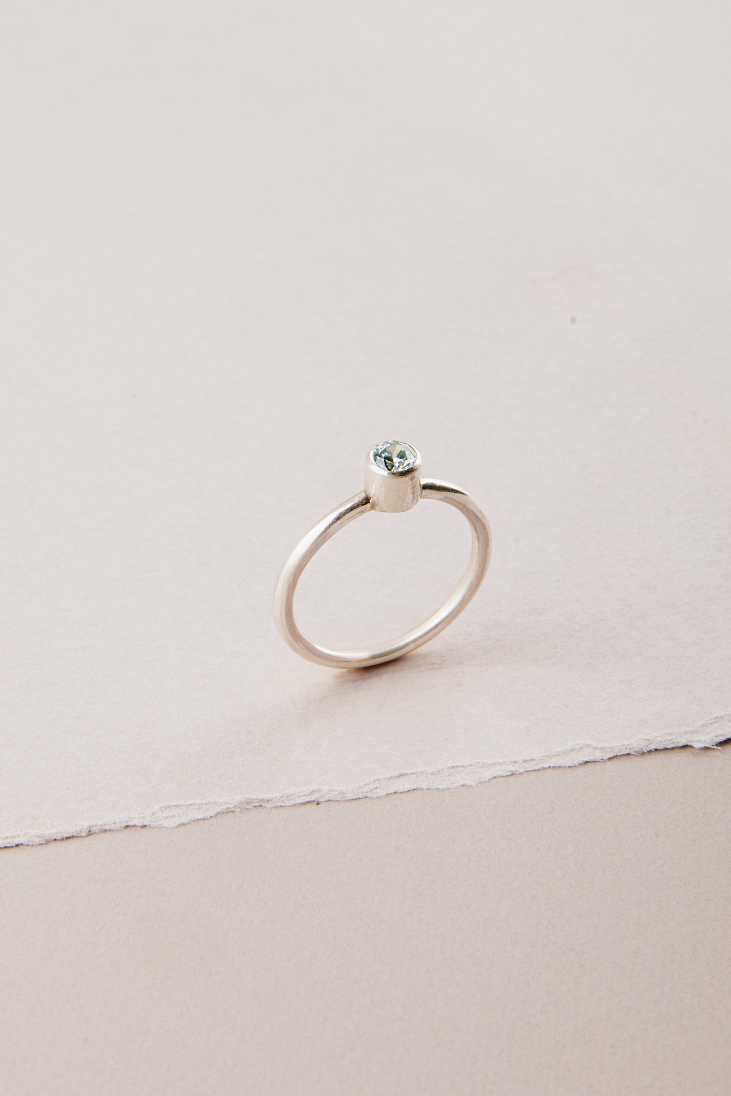 Anillo De Plata Con Punto De Luz