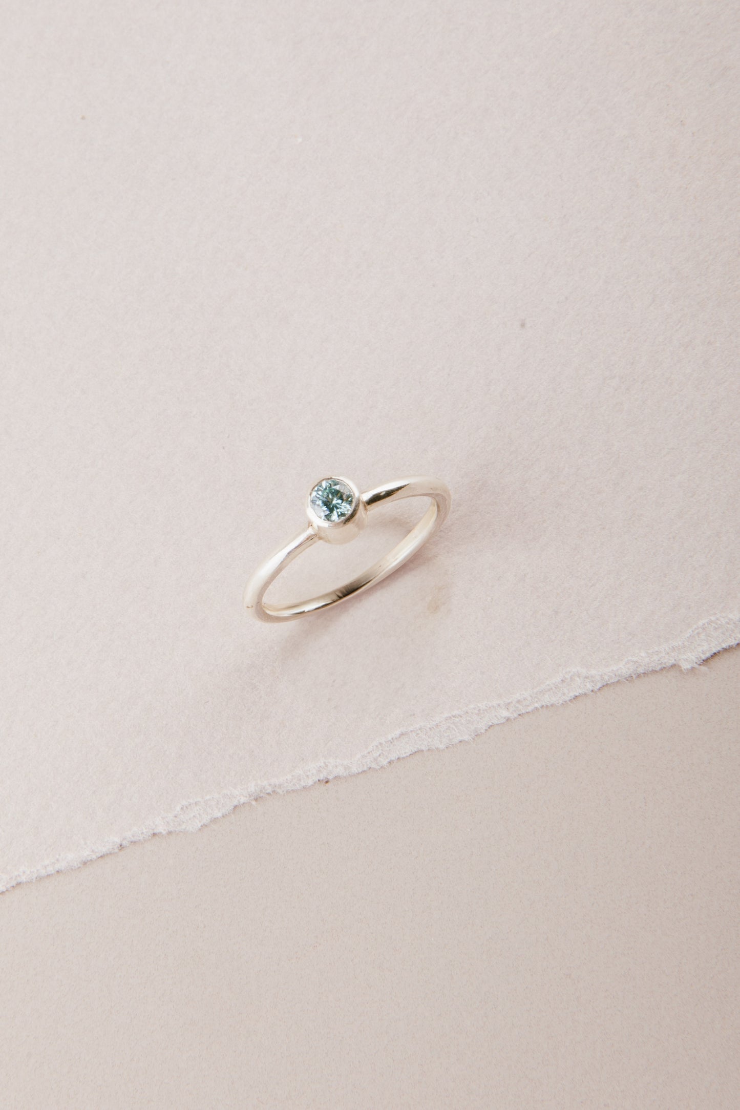 Anillo De Plata Con Punto De Luz