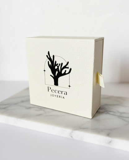 Medalla De Plata Con Colgante Personalizable y Circón - Leonor