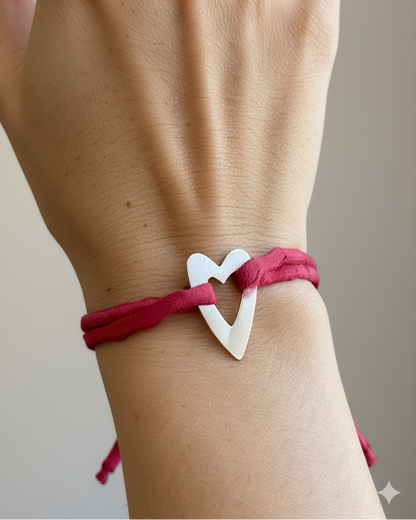 Pulsera cinta con corazón