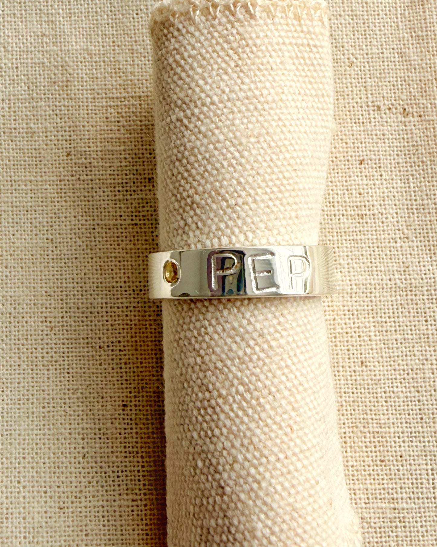 Anillo de Plata Personalizado con Piedra