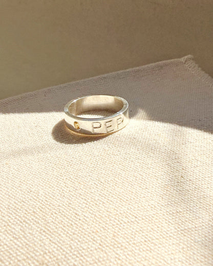 Anillo de Plata Personalizado con Piedra