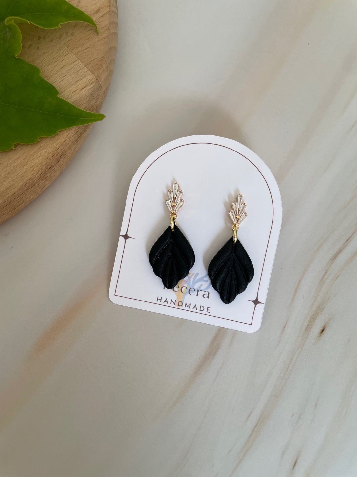 Aros Élodie Brillos