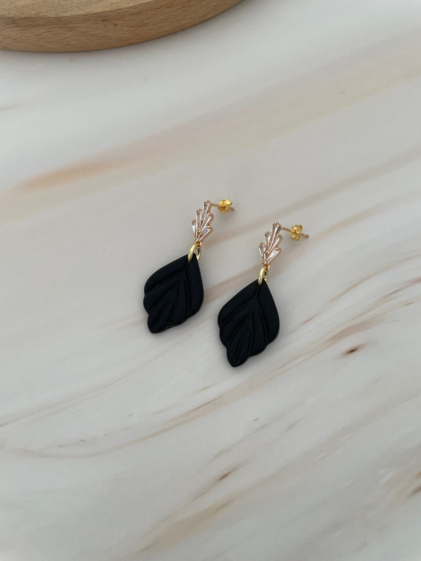 Aros Élodie Brillos