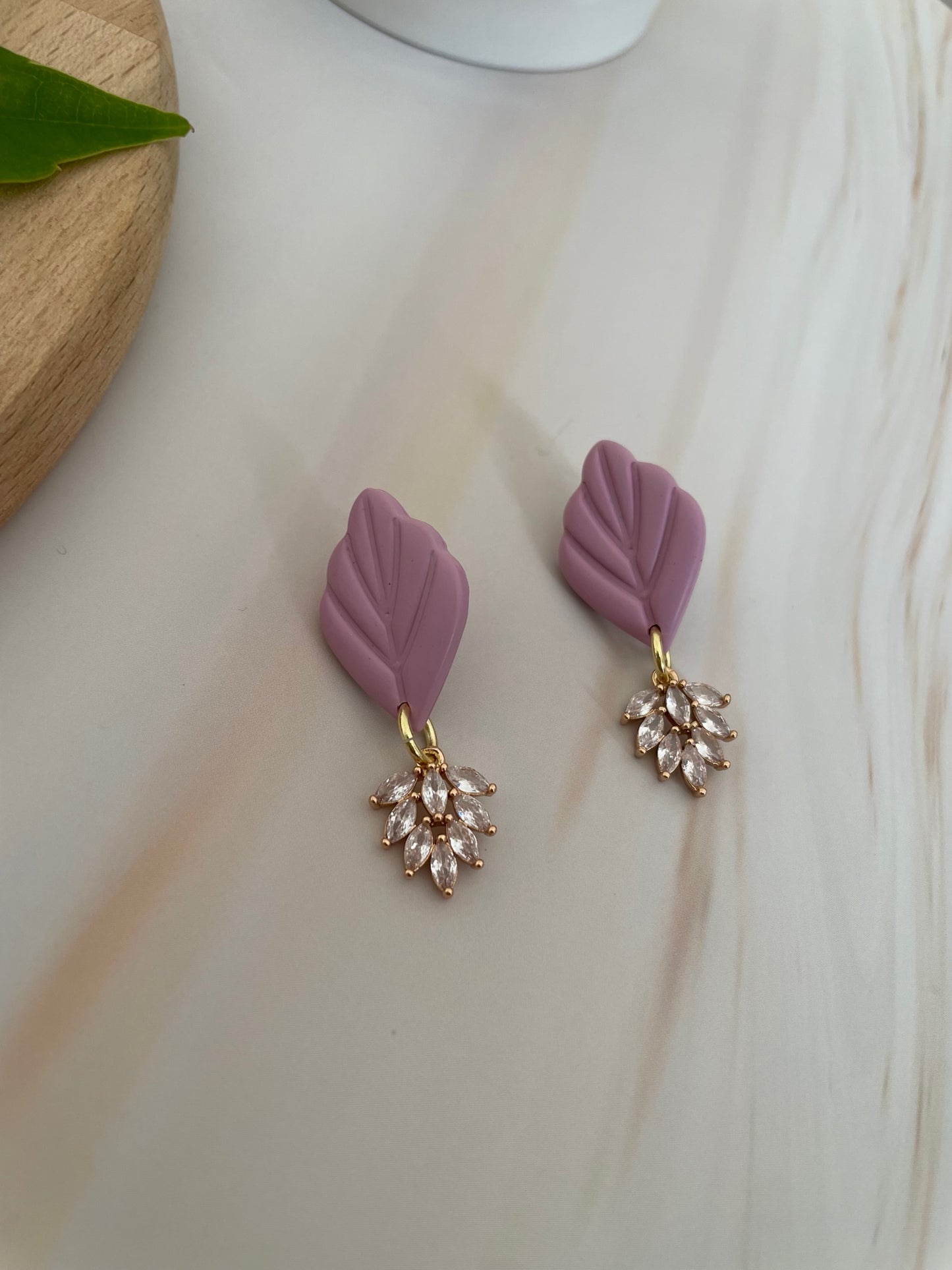 Aros Élodie Brillos