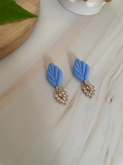 Aros Élodie Brillos