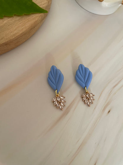 Aros Élodie Brillos