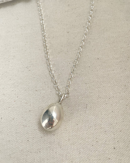 Collar rolo con gota grande