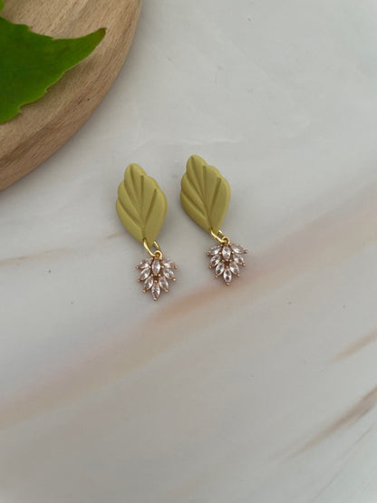 Aros Élodie Brillos