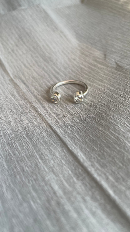 Anillo de Plata Abierto Con Dos Circones - Gemelos