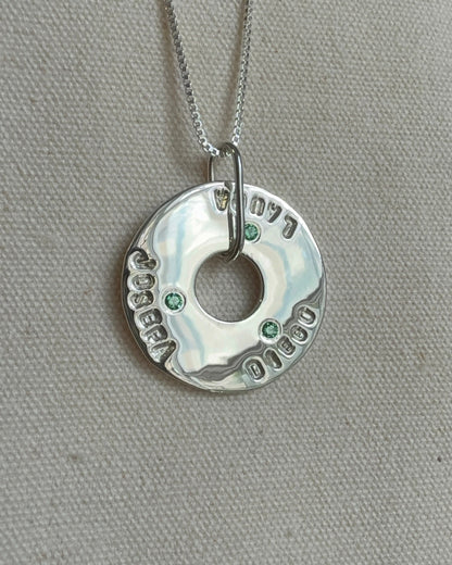Medalla De Plata Con Colgante Personalizable y Circón - Leonor