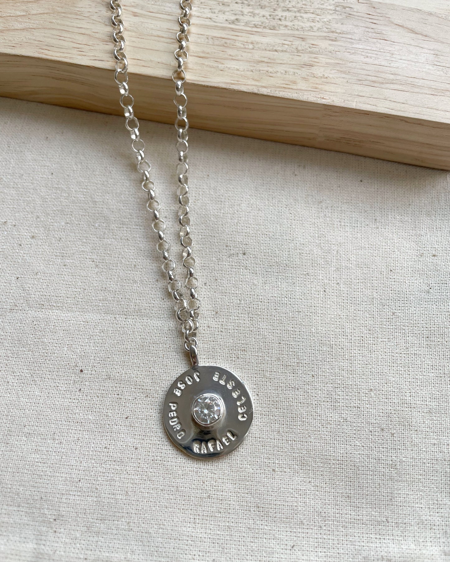 Collar de Plata con Piedra Central