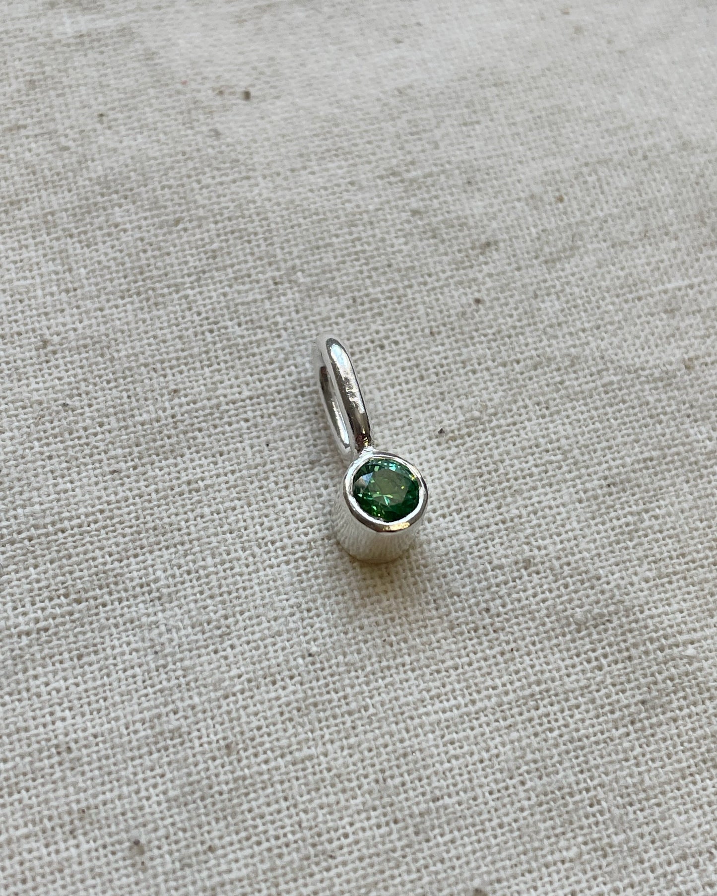 Mini Charm Punto de Luz de plata con circón